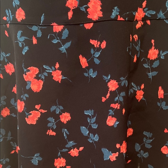 Lane Bryant Peplum Floral Black with Pinkish Red Accents Top V Neck | Size 18 - Picture 6 of 13